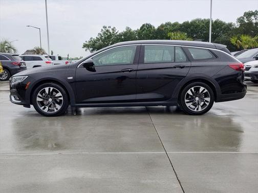 2018 Buick Regal TourX Essence
