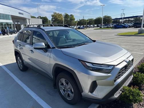 2024 Toyota RAV4 Hybrid XLE