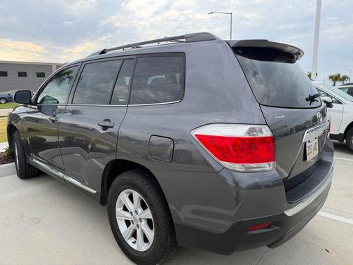 2013 Toyota Highlander SE