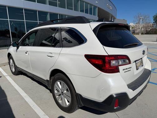2018 Subaru Outback 2.5i Premium