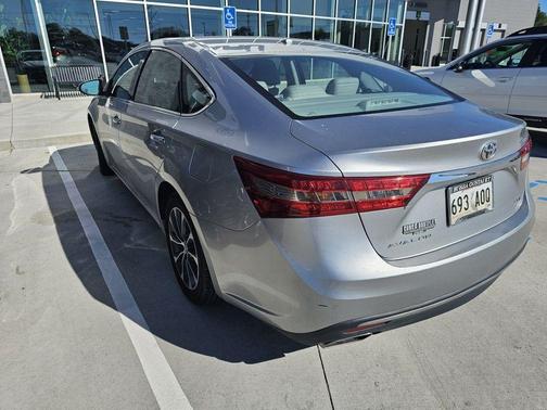 2016 Toyota Avalon XLE