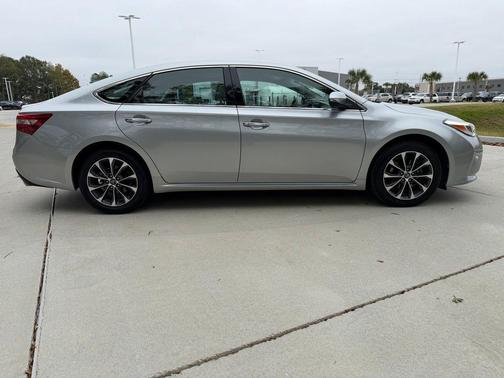 2016 Toyota Avalon XLE