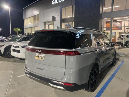 2024 Kia Carnival SX