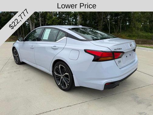 Gray Sky Pearl 2024 Nissan Altima SR FWD