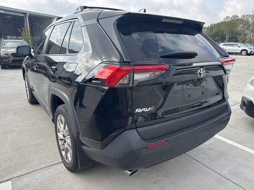 2024 Toyota RAV4 XLE Premium