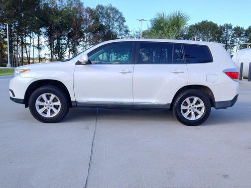 2011 Toyota Highlander SE