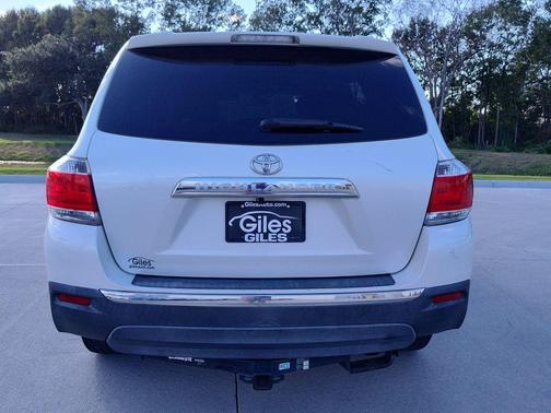 2011 Toyota Highlander SE