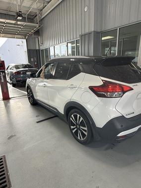 2020 Nissan Kicks SR