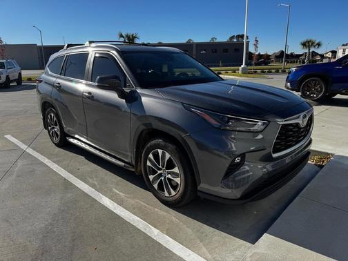 2024 Toyota Highlander Hybrid XLE