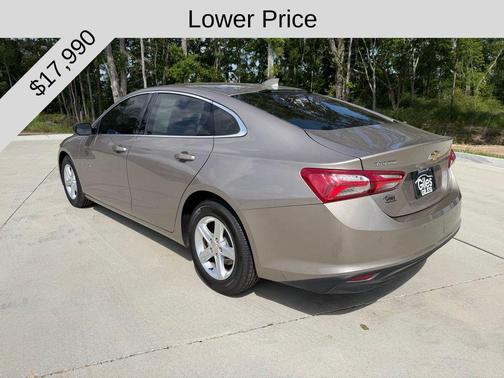 Mineral Gray Metallic 2022 Chevrolet Malibu FWD LT