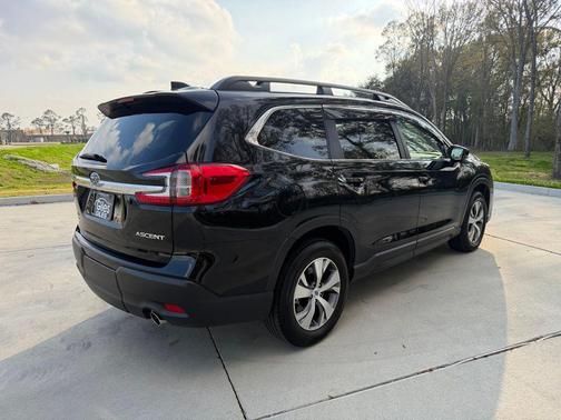 2024 Subaru Ascent Premium 8-Passenger