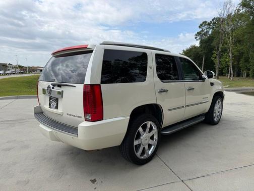 White Diamond Tricoat 2010 Cadillac Escalade Luxury