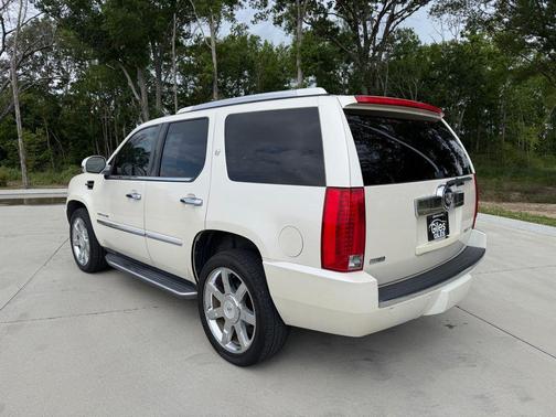 White Diamond Tricoat 2010 Cadillac Escalade Luxury
