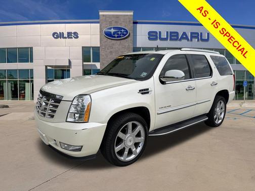 White Diamond Tricoat 2010 Cadillac Escalade Luxury