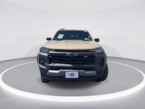Sand Dune Metallic 2024 Chevrolet Colorado Trail Boss