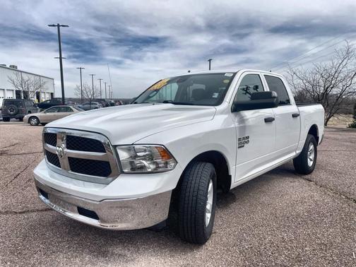 Bright White Clearcoat 2023 RAM 1500 Classic SLT