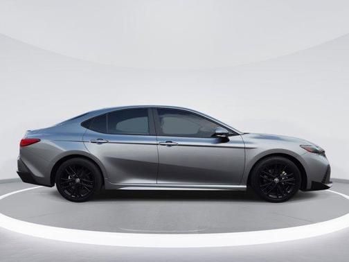 Metal 2025 Toyota Camry SE