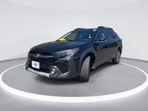 Crystal Black Silica 2023 Subaru Outback Limited
