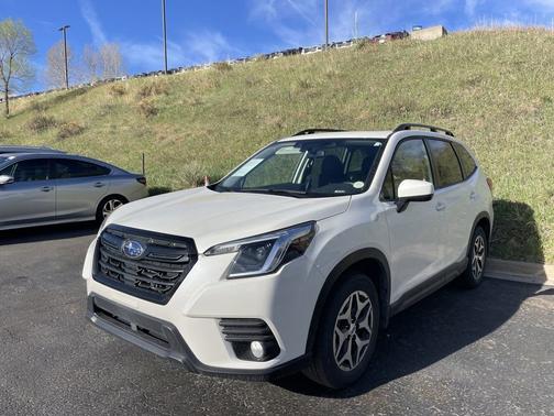 Crystal White Pearl 2023 Subaru Forester Premium