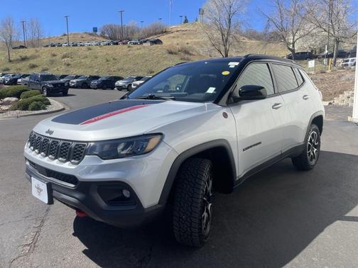 Silver Zynith 2025 Jeep Compass Trailhawk