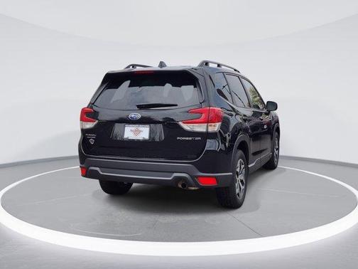 Crystal Black Silica 2023 Subaru Forester Premium