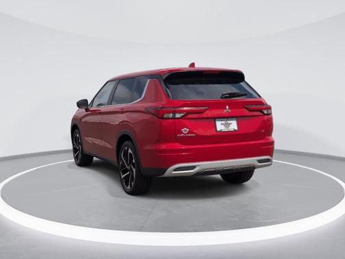 Diamond Red 2024 Mitsubishi Outlander SE