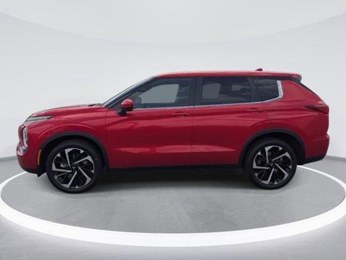 Diamond Red 2024 Mitsubishi Outlander SE