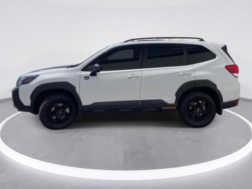 Crystal White Pearl 2022 Subaru Forester Wilderness