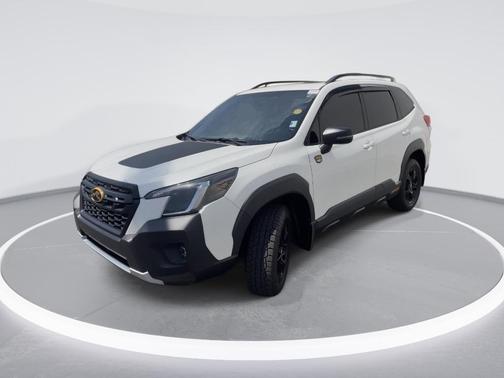 Crystal White Pearl 2022 Subaru Forester Wilderness