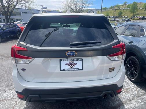 Crystal White Pearl 2022 Subaru Forester Wilderness