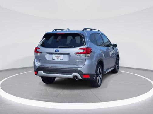 Ice Silver Metallic 2019 Subaru Forester Touring