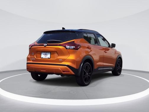Monarch Orange / Super Black 2023 Nissan Kicks SR
