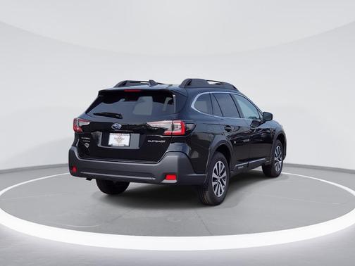 Crystal Black Silica 2025 Subaru Outback Premium