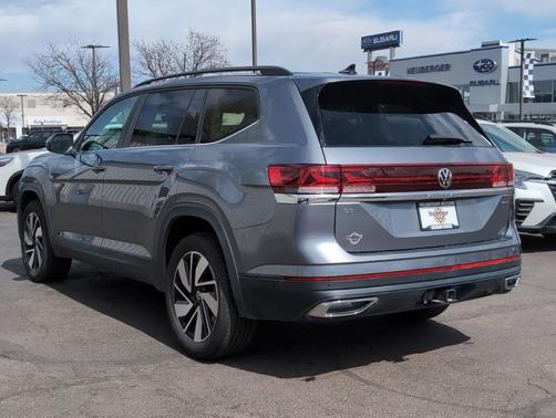 Platinum Gray Metallic 2025 Volkswagen Atlas 2.0T SE