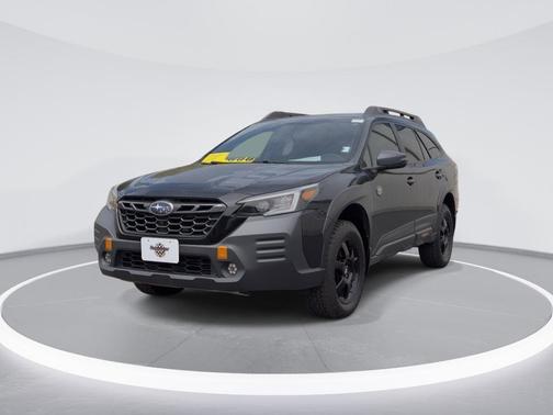 Crystal Black Silica 2022 Subaru Outback Wilderness