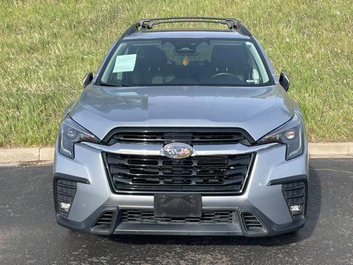 Ice Silver Metallic 2023 Subaru Ascent Limited 7-Passenger