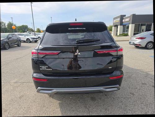 2025 Mitsubishi Outlander SE