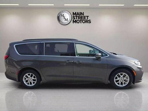 2022 Chrysler Pacifica Touring-L