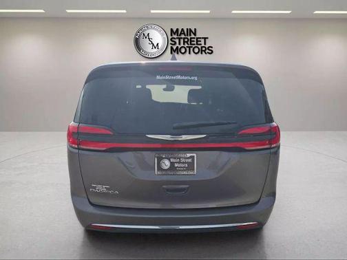 2022 Chrysler Pacifica Touring-L