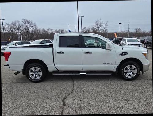 2017 Nissan Titan SV