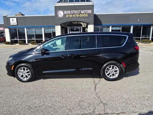 2024 Chrysler Pacifica Touring-L