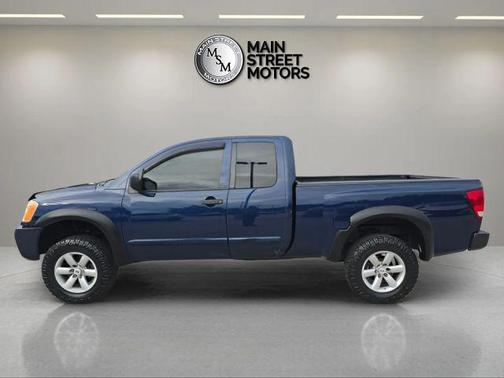 2011 Nissan Titan SV