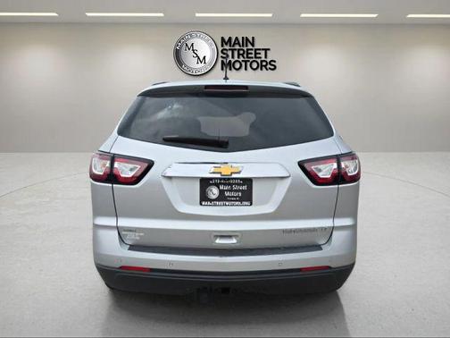 Silver 2015 Chevrolet Traverse 2LT