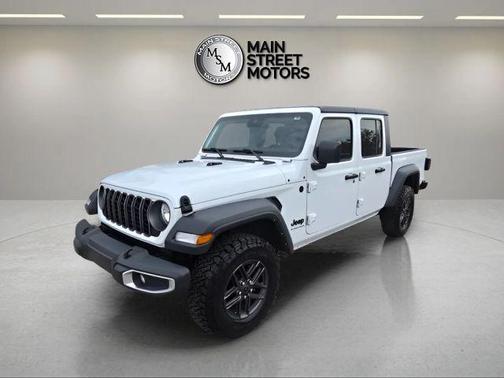 White 2025 Jeep Gladiator Sport