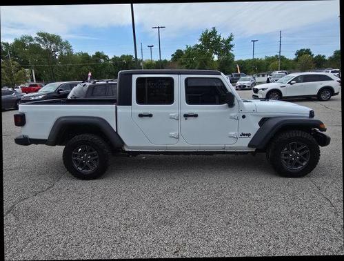 White 2025 Jeep Gladiator Sport