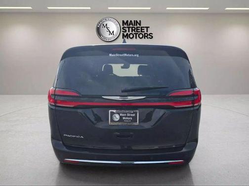 2023 Chrysler Pacifica Touring-L