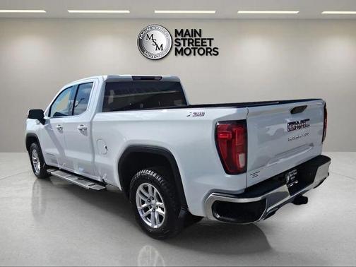 White 2022 GMC Sierra 1500 Limited SLE