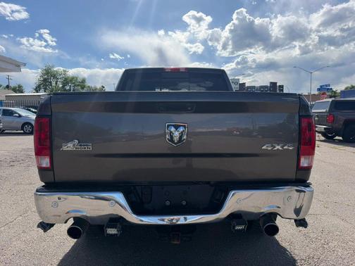 Granite Crystal Metallic Clearcoat 2017 RAM 1500 Big Horn