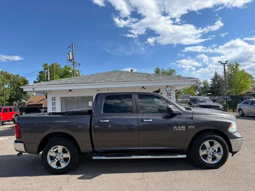Granite Crystal Metallic Clearcoat 2017 RAM 1500 Big Horn