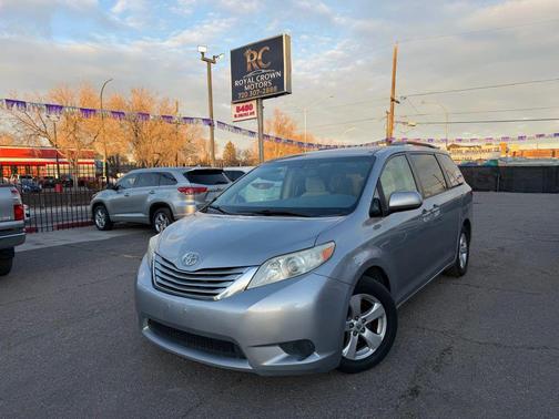 2017 Toyota Sienna LE